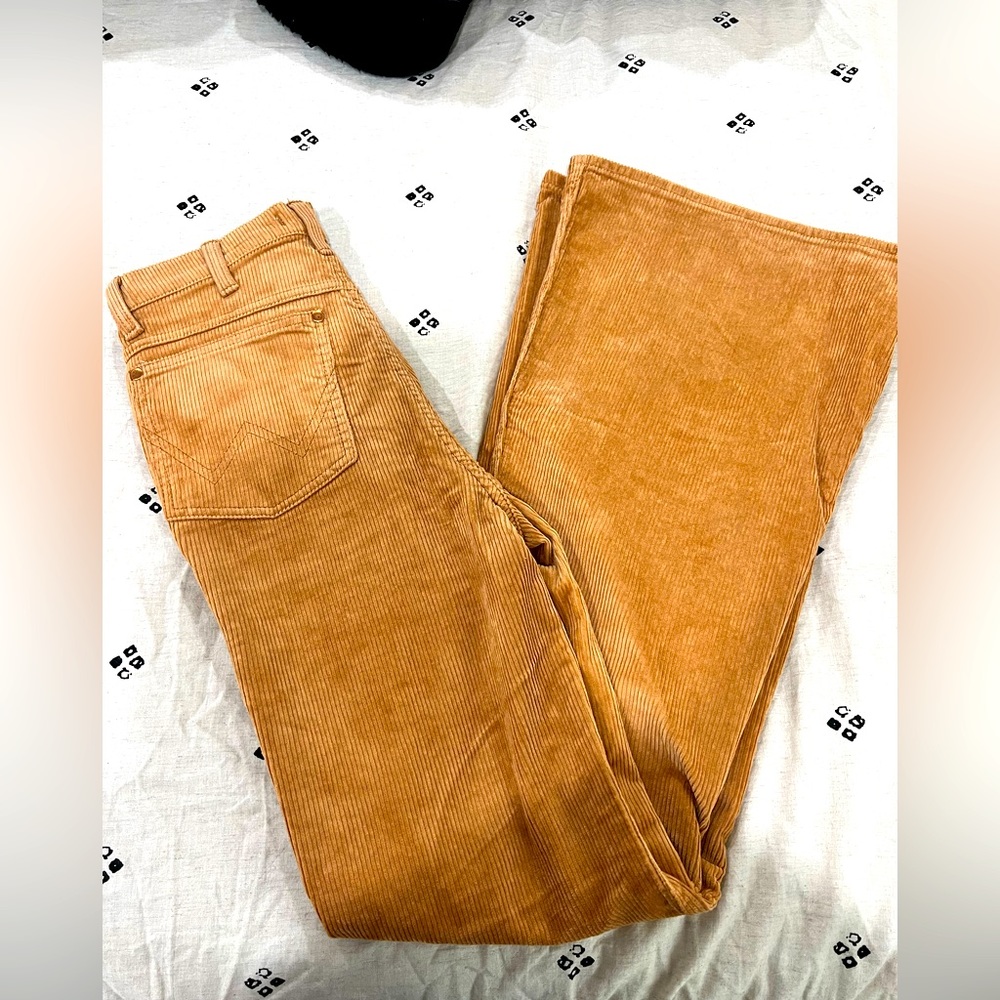Wrangler high rise flare jeans size 27/34